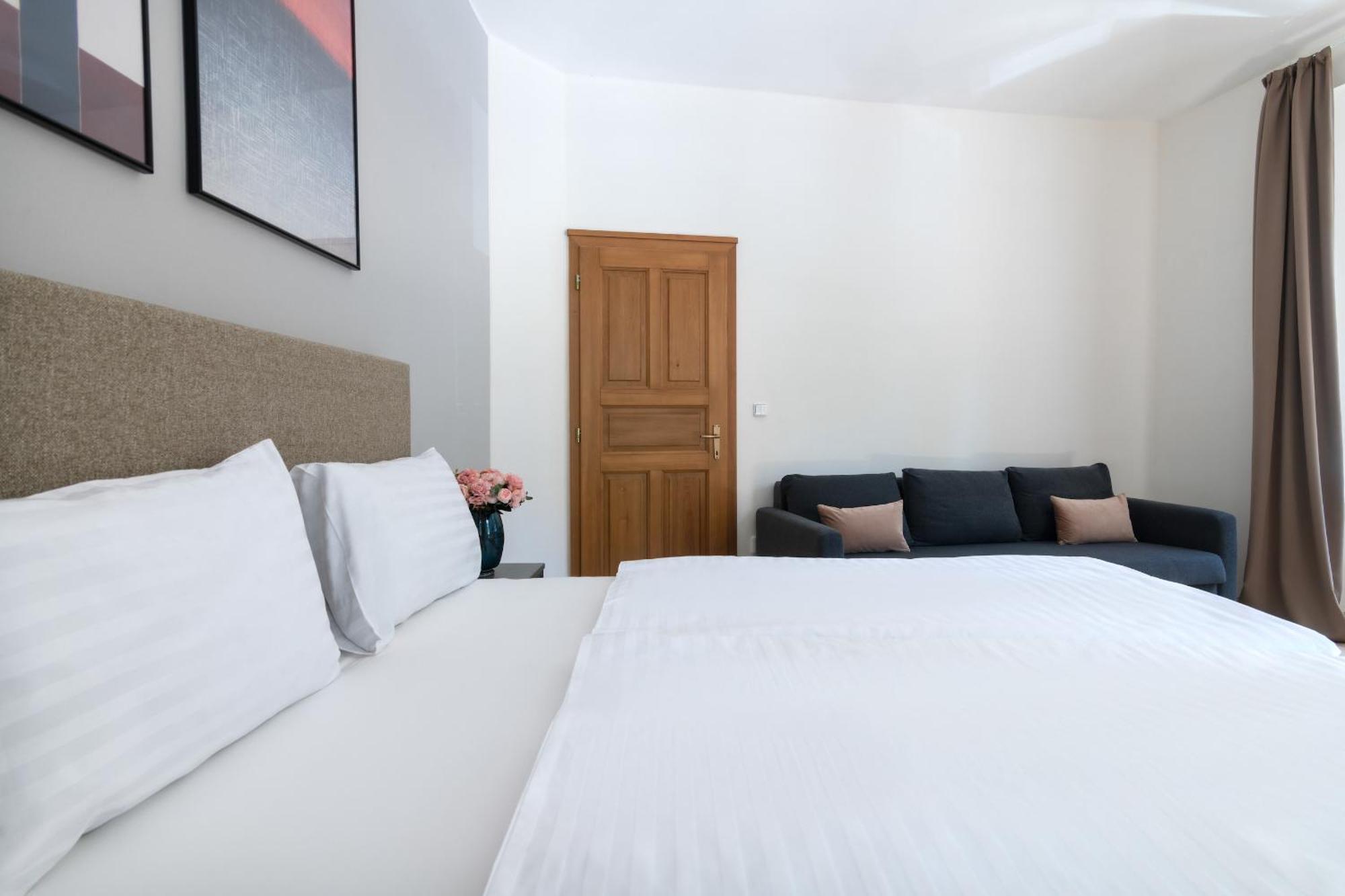 Bohemian Dreams Apartments And Suites By Dwellfort Прага Стая снимка